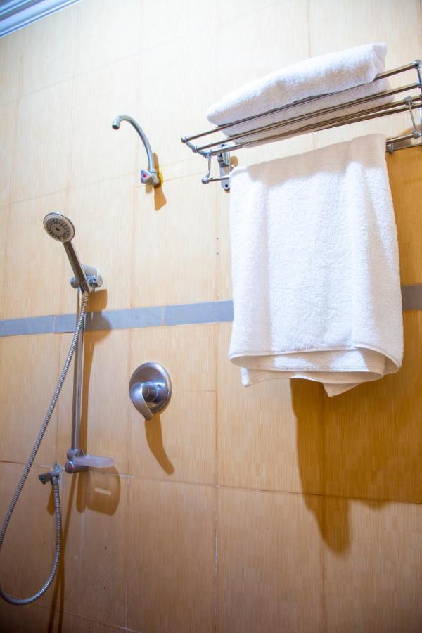 Lush Garden Business Hotel アルーシャ エクステリア 写真