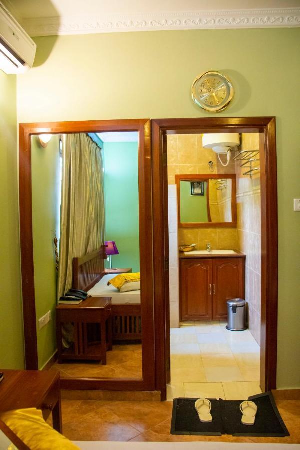 Lush Garden Business Hotel アルーシャ エクステリア 写真
